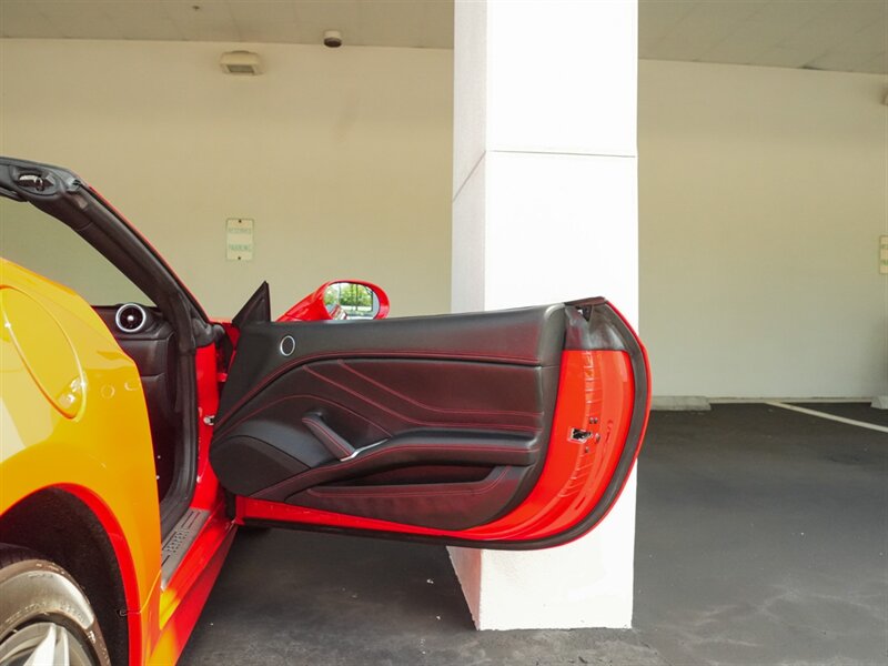 2015 Ferrari California T   - Photo 43 - Bonita Springs, FL 34134