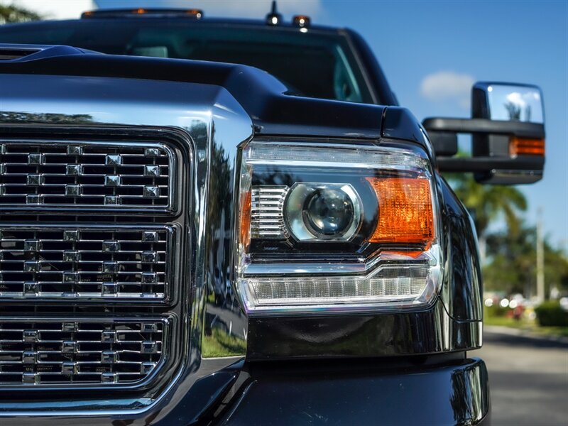 2019 GMC Sierra 2500 Denali - Photo 6 - Bonita Springs, FL 34134