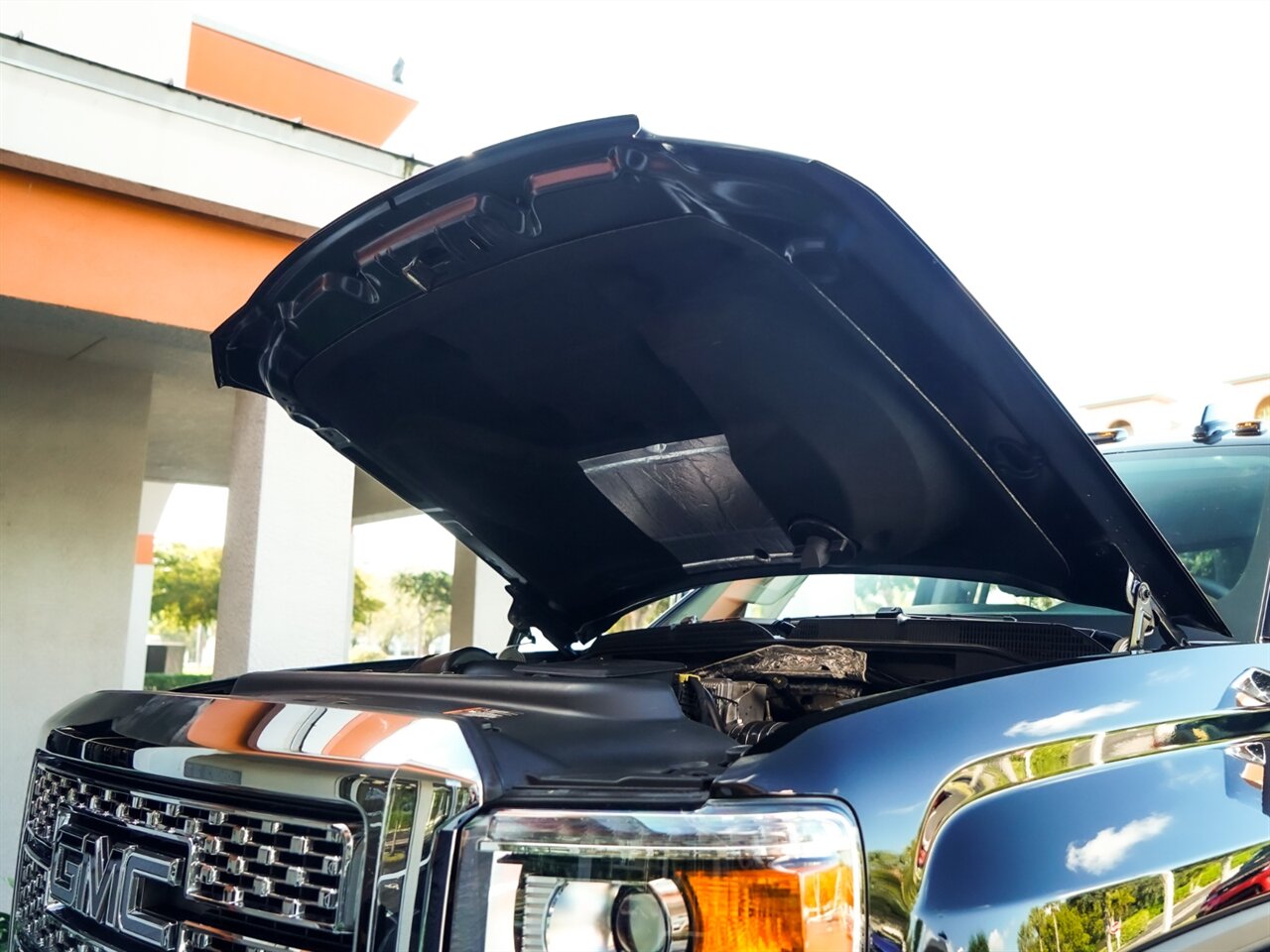 2019 GMC Sierra 2500 Denali   - Photo 28 - Bonita Springs, FL 34134