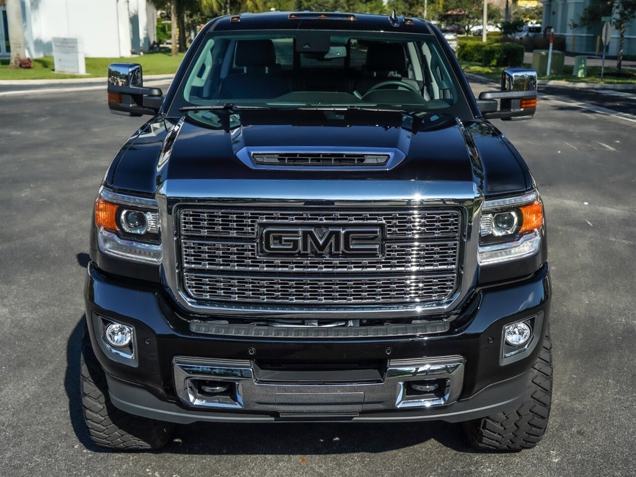 2019 GMC Sierra 2500 Denali   - Photo 5 - Bonita Springs, FL 34134