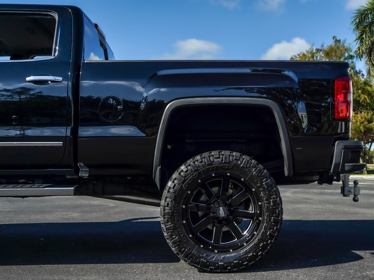 2019 GMC Sierra 2500 Denali   - Photo 32 - Bonita Springs, FL 34134