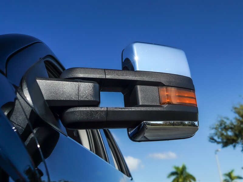 2019 GMC Sierra 2500 Denali - Photo 11 - Bonita Springs, FL 34134