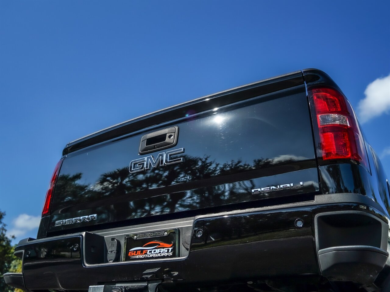 2019 GMC Sierra 2500 Denali   - Photo 35 - Bonita Springs, FL 34134