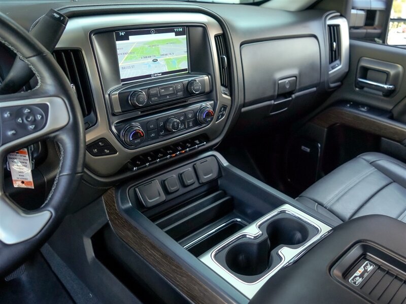 2019 GMC Sierra 2500 Denali - Photo 15 - Bonita Springs, FL 34134