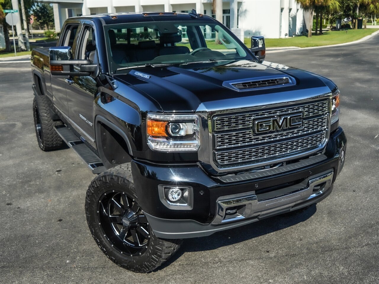 2019 GMC Sierra 2500 Denali   - Photo 45 - Bonita Springs, FL 34134