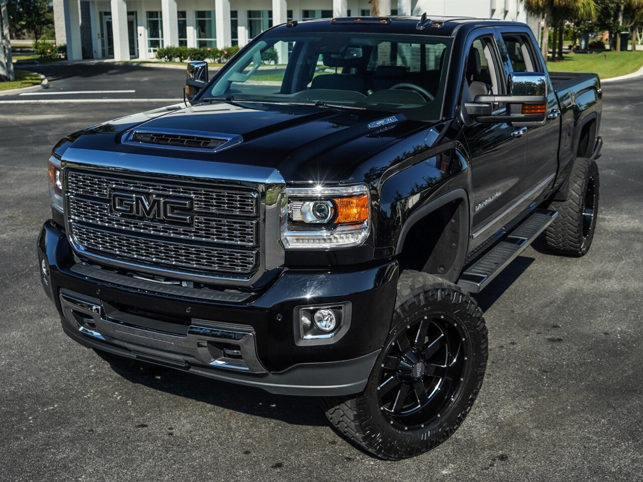 2019 GMC Sierra 2500 Denali   - Photo 12 - Bonita Springs, FL 34134