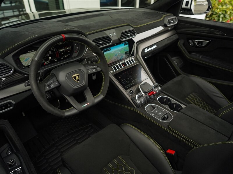 2024 Lamborghini Urus Performante   - Photo 2 - Bonita Springs, FL 34134