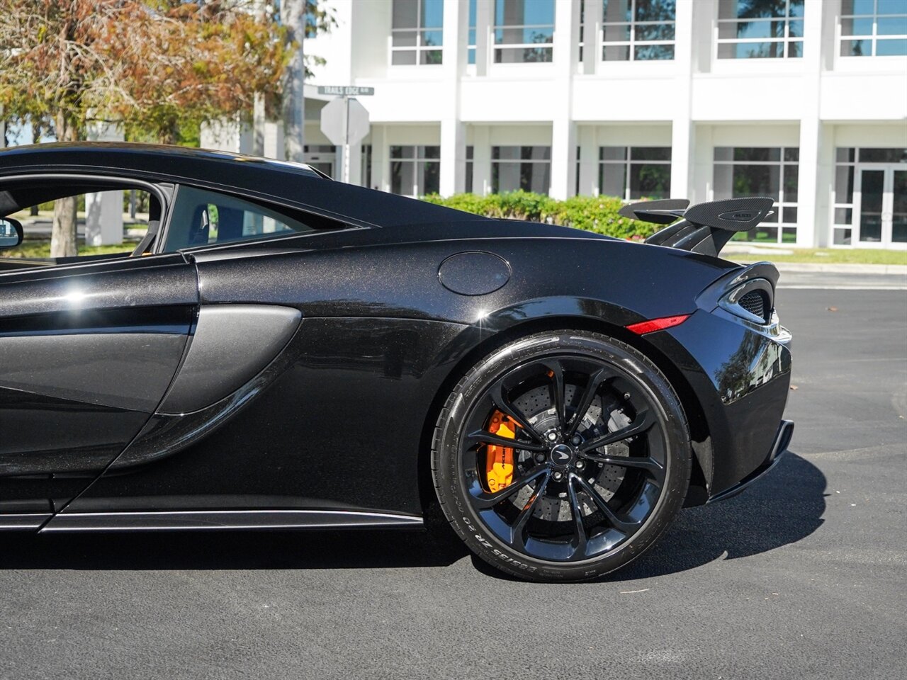 2019 McLaren 570S   - Photo 41 - Bonita Springs, FL 34134