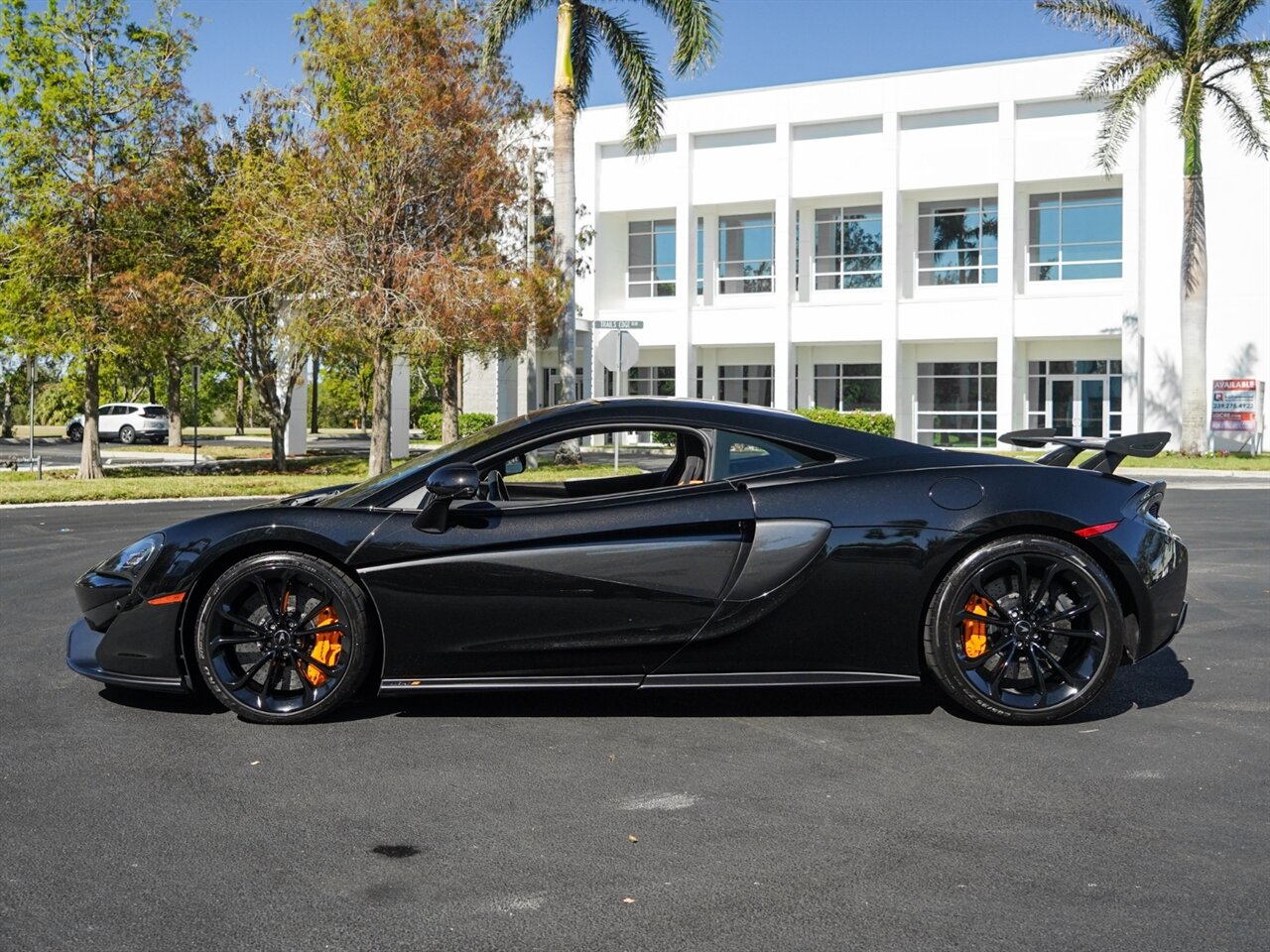 2019 McLaren 570S   - Photo 37 - Bonita Springs, FL 34134