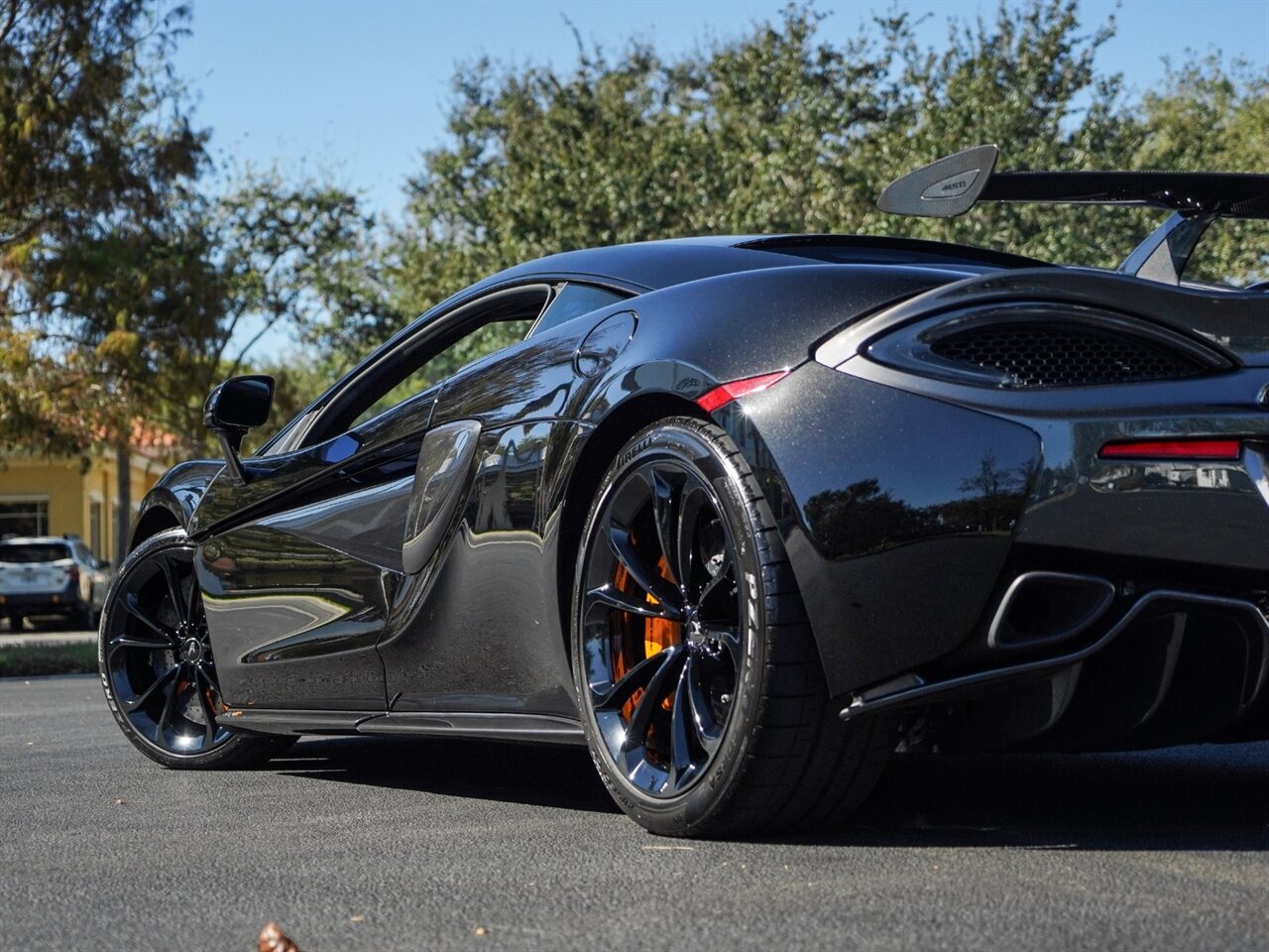 2019 McLaren 570S   - Photo 45 - Bonita Springs, FL 34134