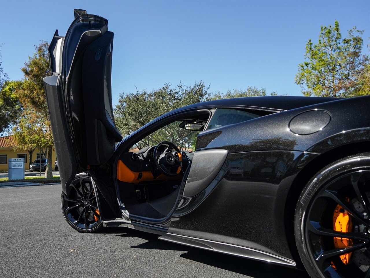 2019 McLaren 570S   - Photo 46 - Bonita Springs, FL 34134