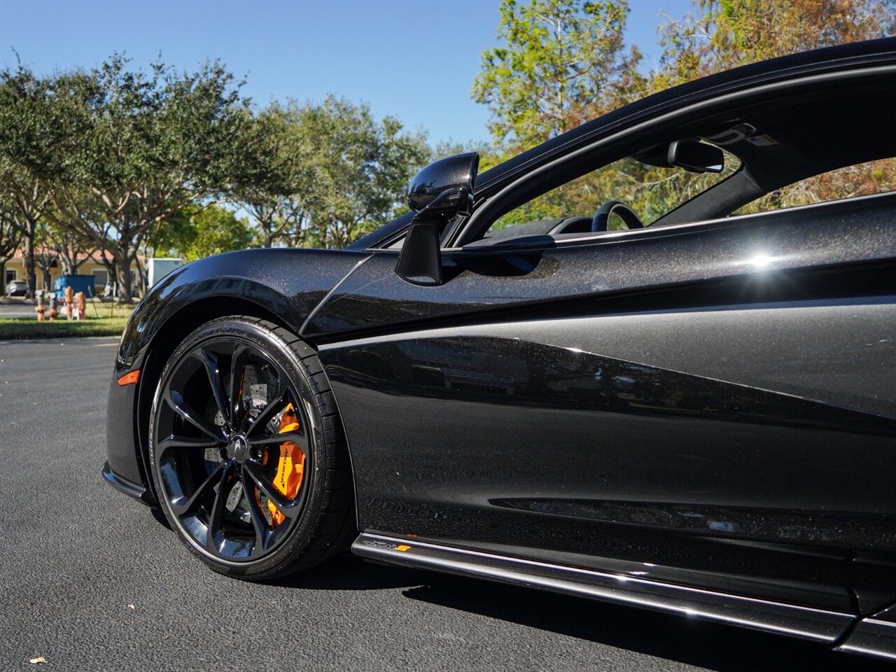 2019 McLaren 570S   - Photo 38 - Bonita Springs, FL 34134