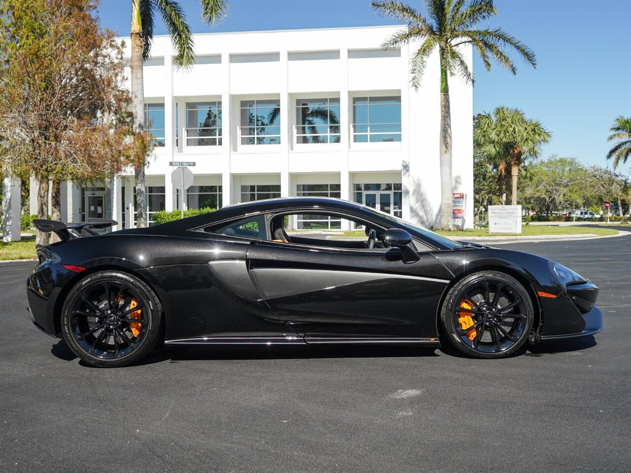 2019 McLaren 570S   - Photo 63 - Bonita Springs, FL 34134