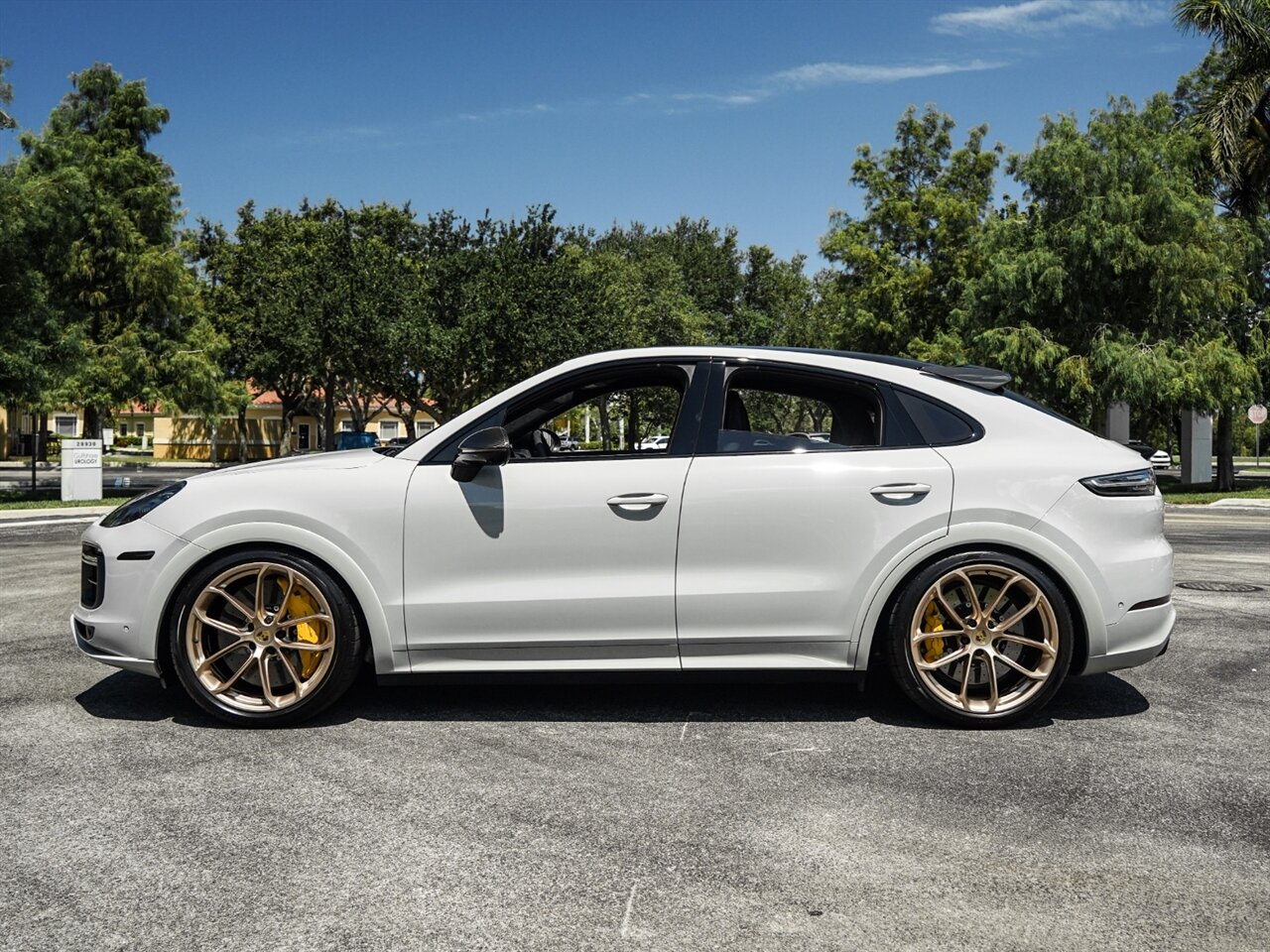 2022 Porsche Cayenne Turbo GT   - Photo 52 - Bonita Springs, FL 34134