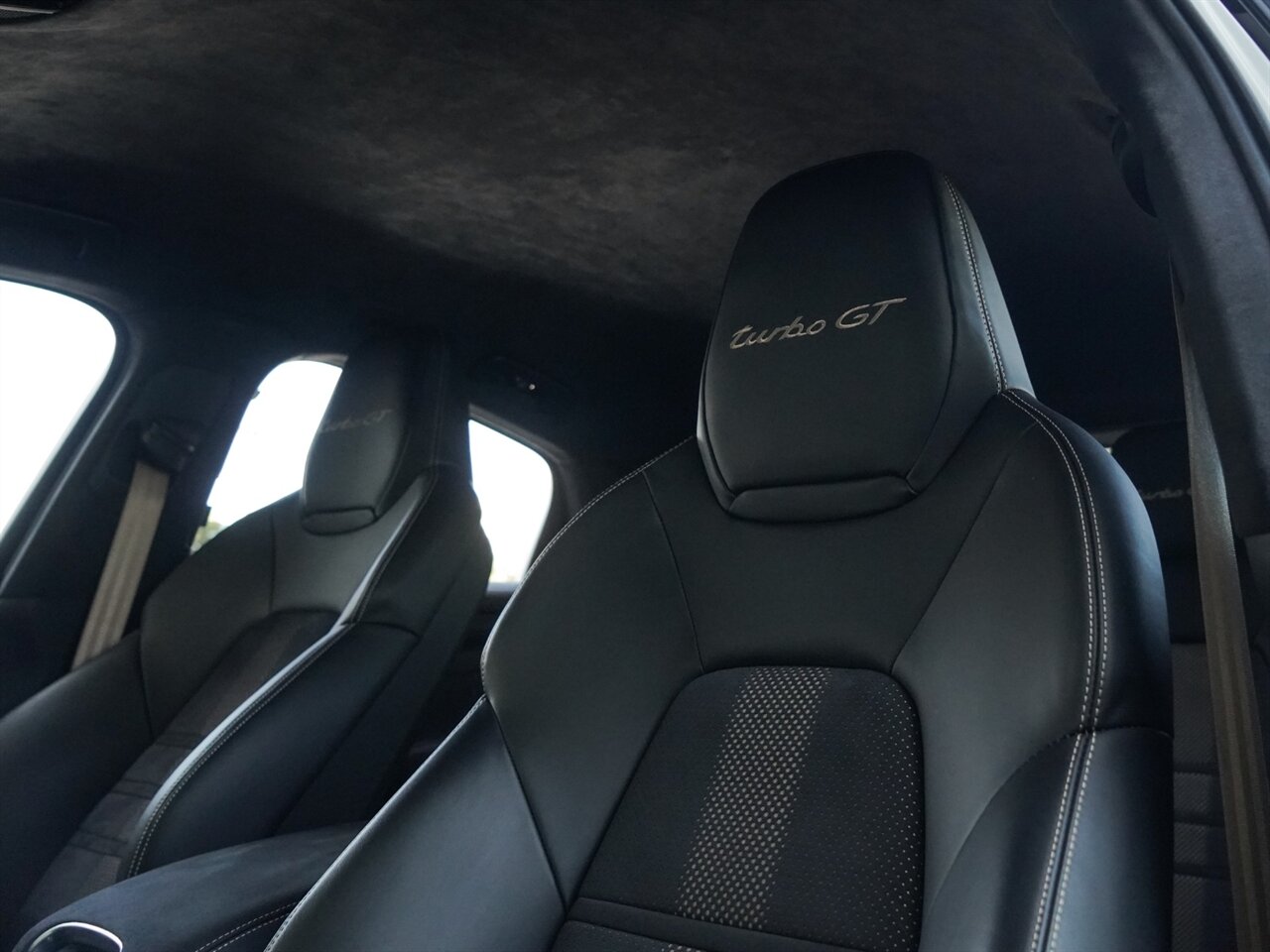 2022 Porsche Cayenne Turbo GT   - Photo 27 - Bonita Springs, FL 34134