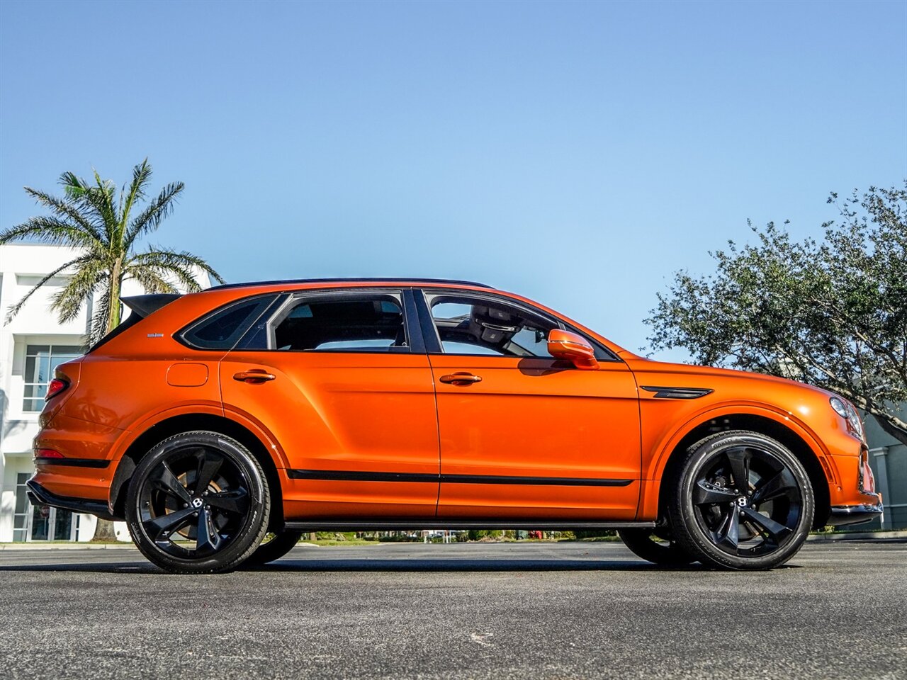 2021 Bentley Bentayga V8   - Photo 49 - Bonita Springs, FL 34134