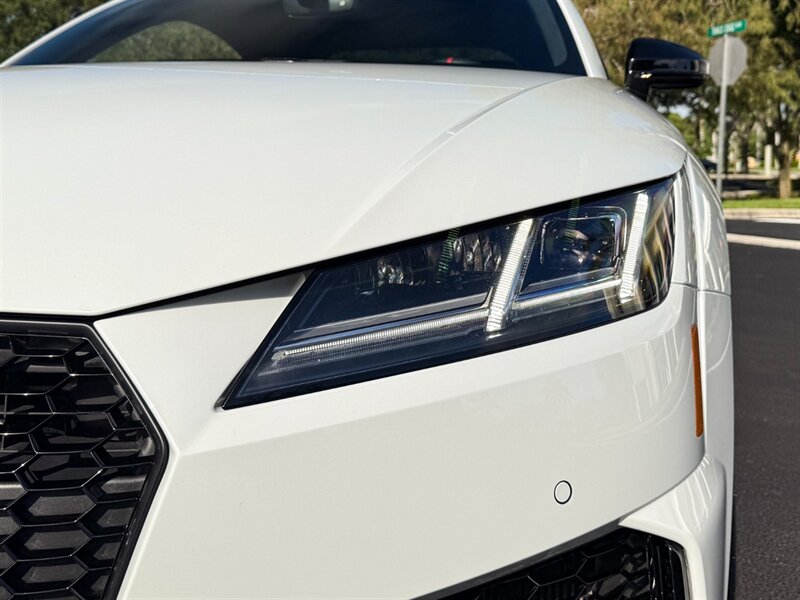 2021 Audi TT RS photo 3