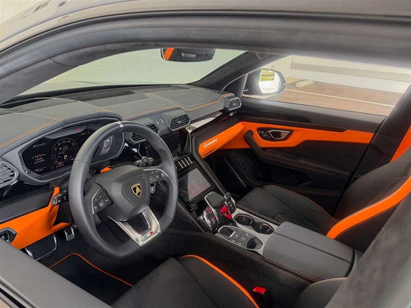 2024 Lamborghini Urus S   - Photo 2 - Bonita Springs, FL 34134
