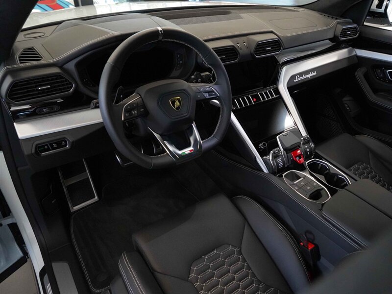 2020 Lamborghini Urus   - Photo 2 - Bonita Springs, FL 34134