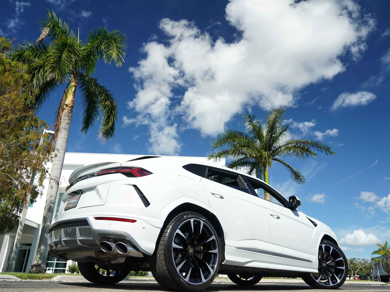 2020 Lamborghini Urus   - Photo 11 - Bonita Springs, FL 34134