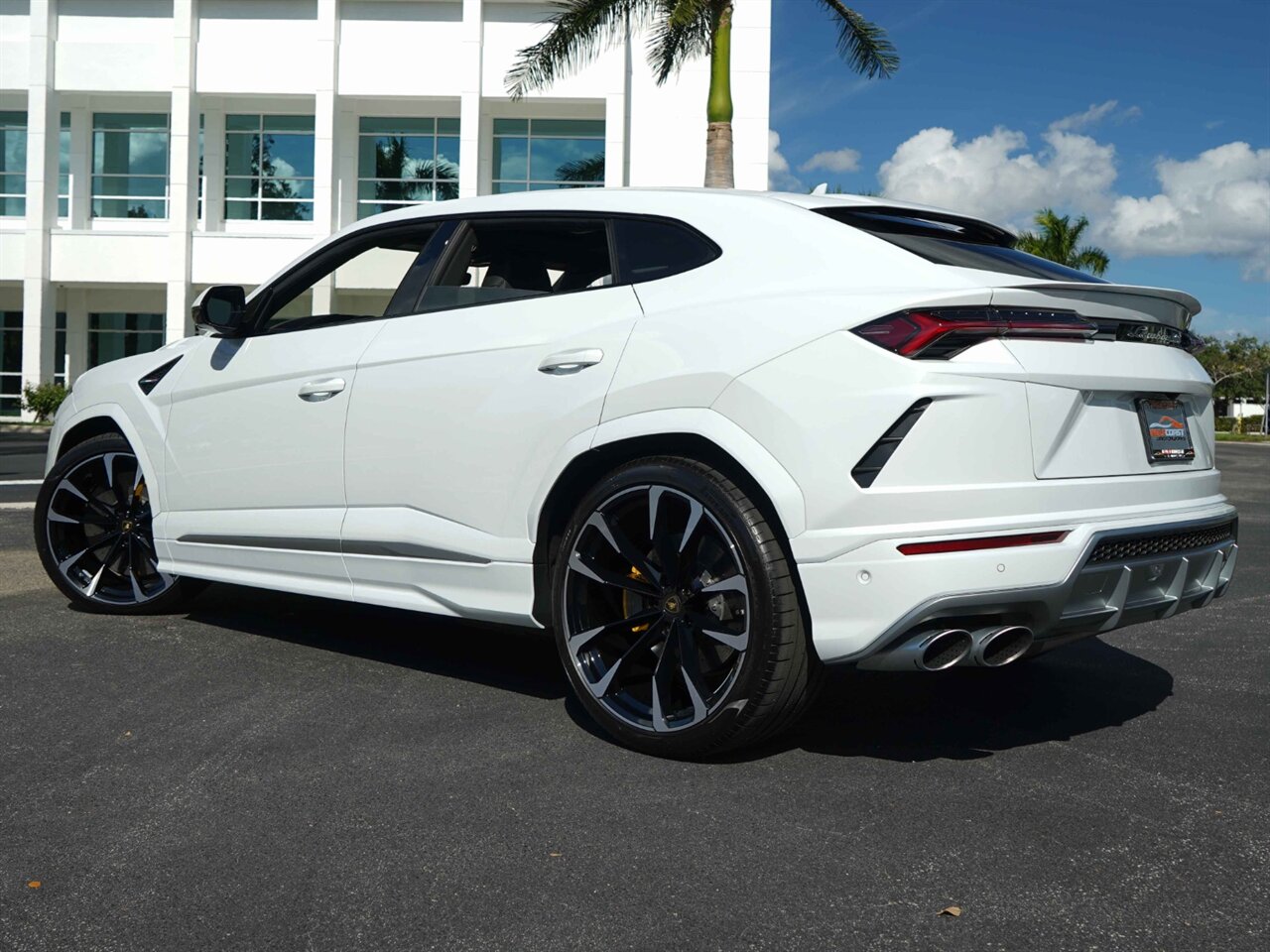 2020 Lamborghini Urus   - Photo 22 - Bonita Springs, FL 34134