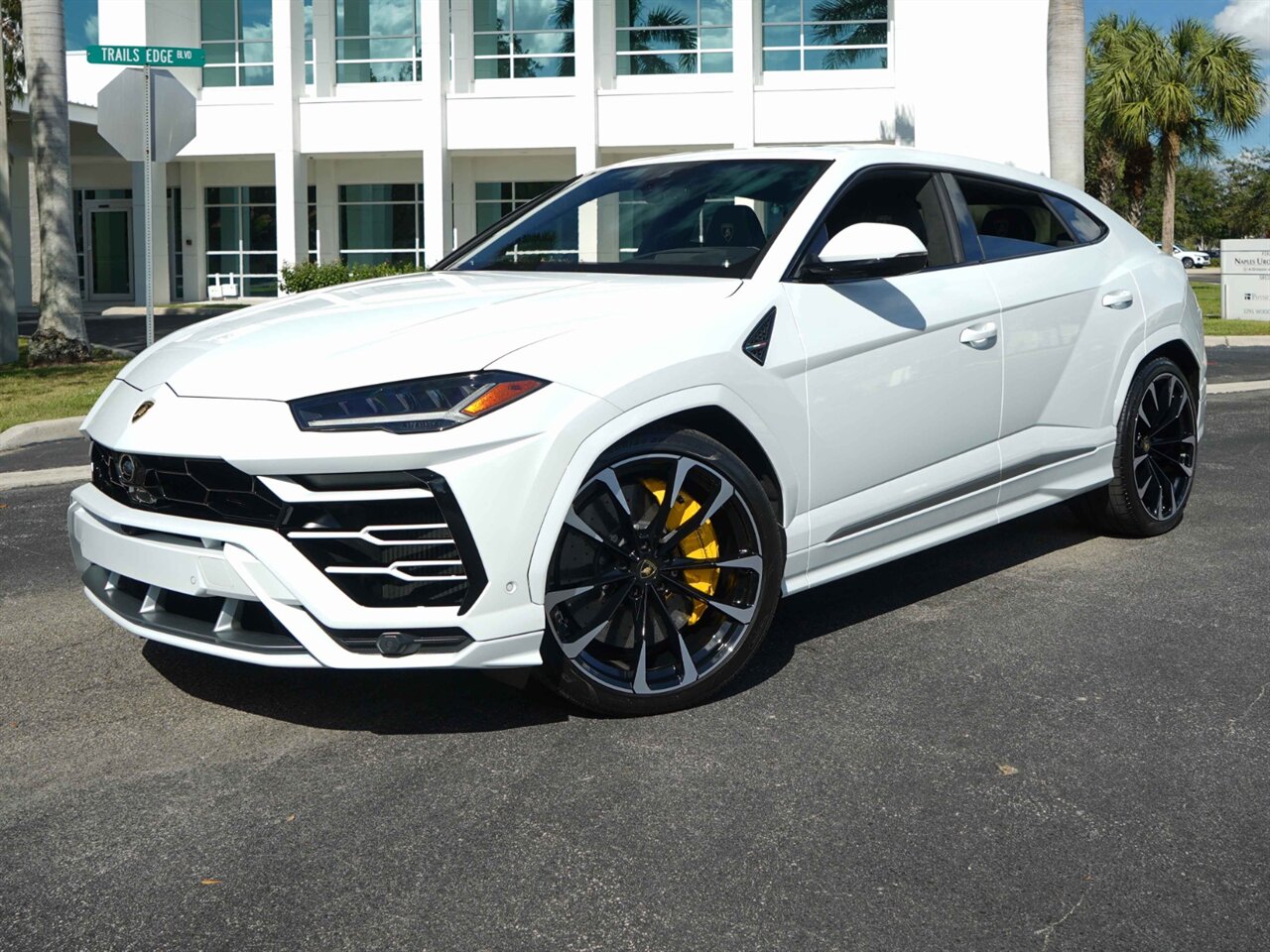 2020 Lamborghini Urus   - Photo 8 - Bonita Springs, FL 34134