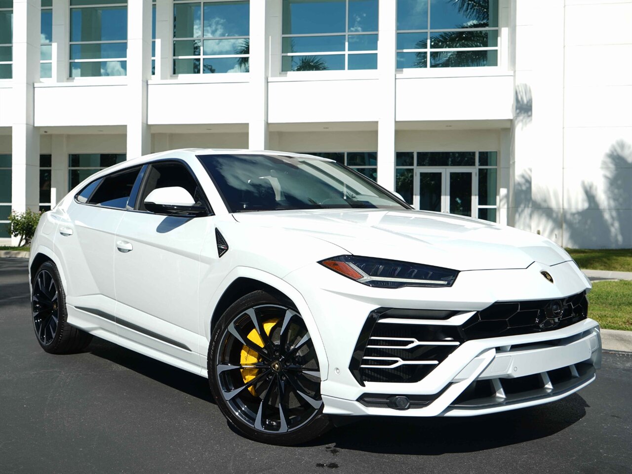 2020 Lamborghini Urus   - Photo 28 - Bonita Springs, FL 34134