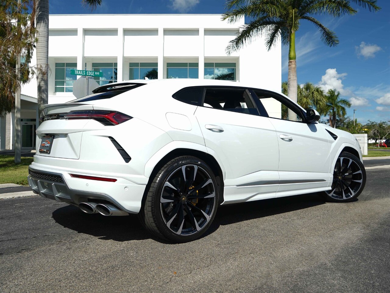 2020 Lamborghini Urus   - Photo 20 - Bonita Springs, FL 34134