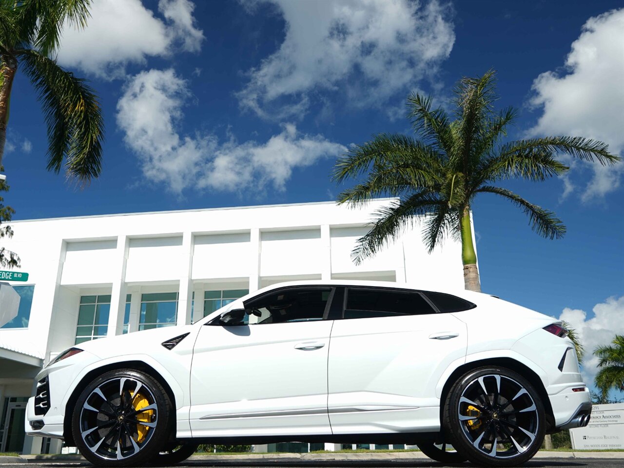 2020 Lamborghini Urus   - Photo 26 - Bonita Springs, FL 34134