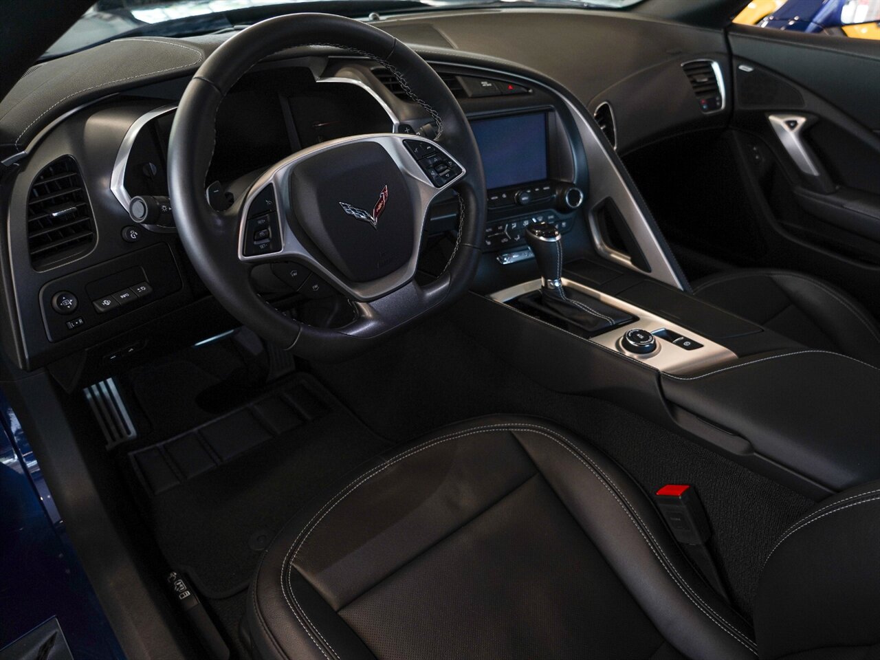 2019 Chevrolet Corvette Stingray 2LT photo 2