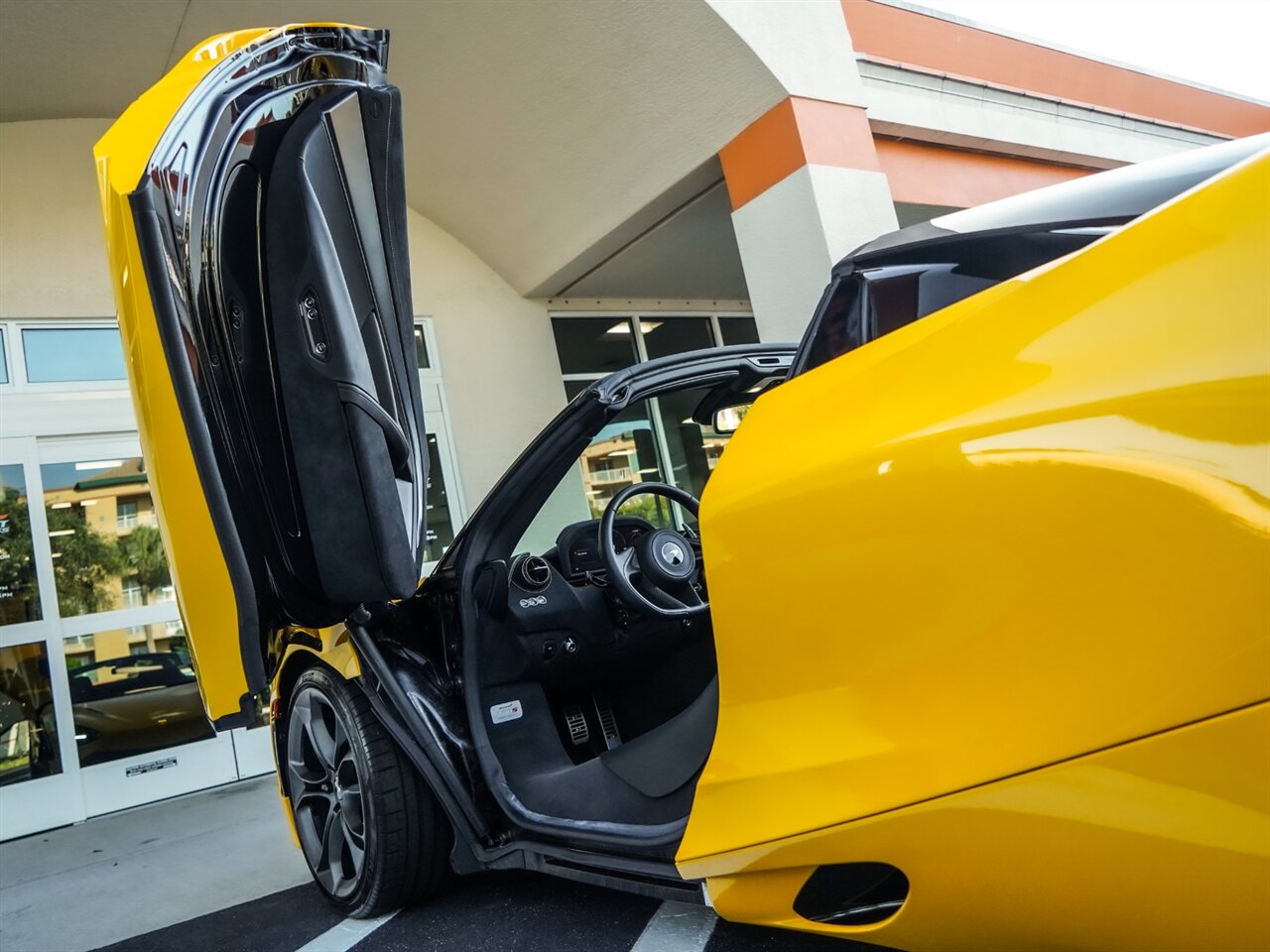 2020 McLaren 720S Spider Performance   - Photo 20 - Bonita Springs, FL 34134