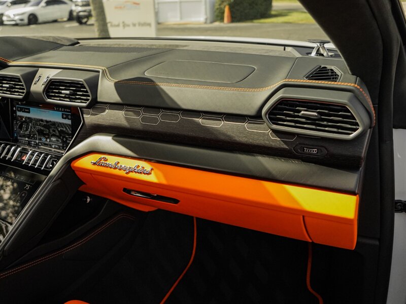 2022 Lamborghini Urus - Photo 41 - Bonita Springs, FL 34134