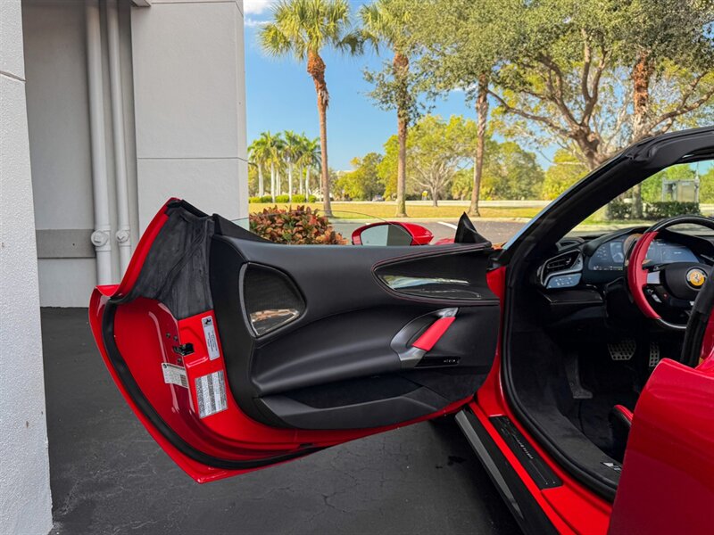 2023 Ferrari SF90 Spider - Photo 19 - Bonita Springs, FL 34134