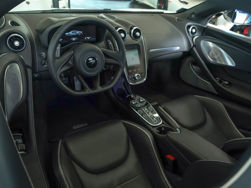 2021 McLaren GT   - Photo 2 - Bonita Springs, FL 34134