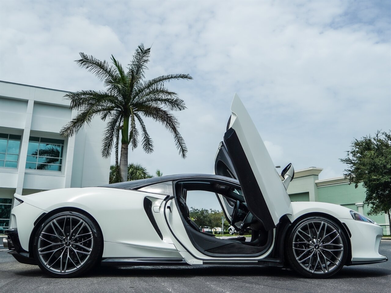 2021 McLaren GT   - Photo 40 - Bonita Springs, FL 34134