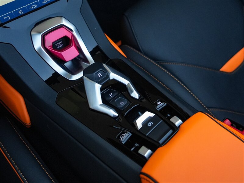 2020 Lamborghini Huracan EVO Spyder - Photo 19 - Bonita Springs, FL 34134