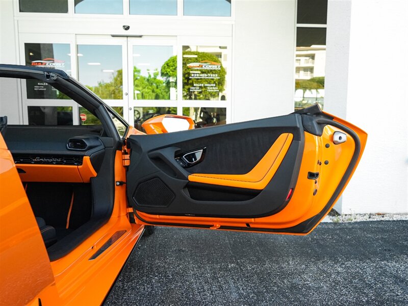 2020 Lamborghini Huracan EVO Spyder - Photo 35 - Bonita Springs, FL 34134