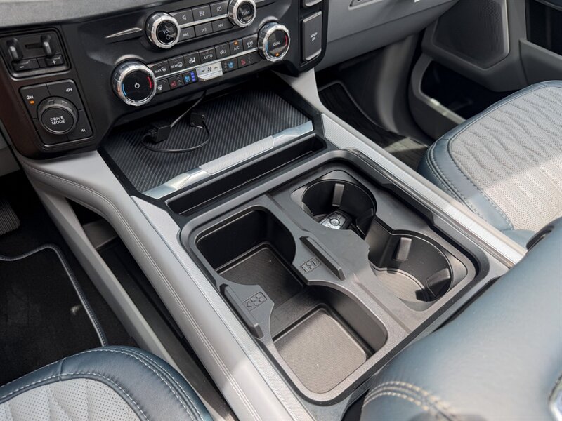 2024 Ford F-450 Super Duty Limited   - Photo 15 - Bonita Springs, FL 34134