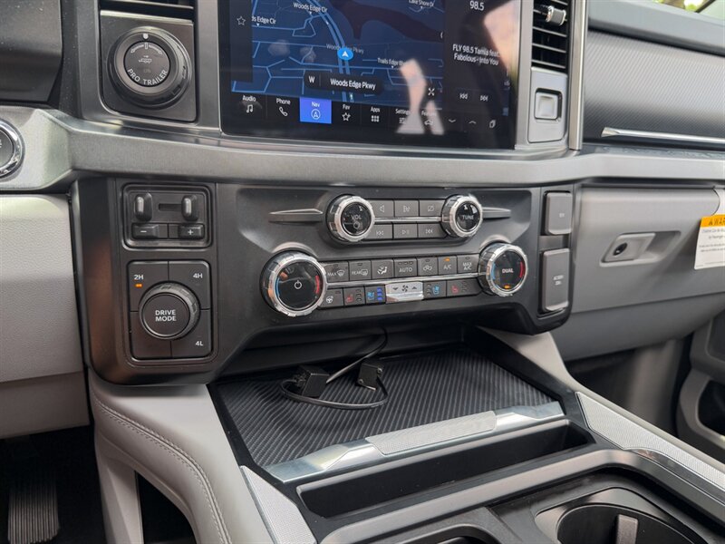 2024 Ford F-450 Super Duty Limited   - Photo 14 - Bonita Springs, FL 34134