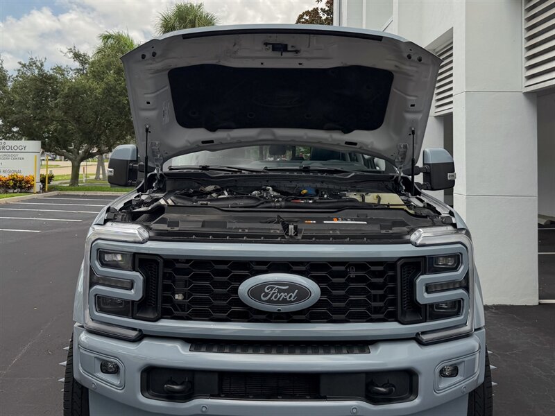2024 Ford F-450 Super Duty Limited   - Photo 40 - Bonita Springs, FL 34134