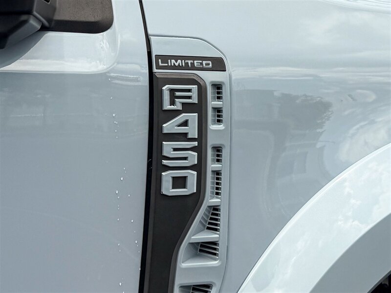 2024 Ford F-450 Super Duty Limited   - Photo 62 - Bonita Springs, FL 34134