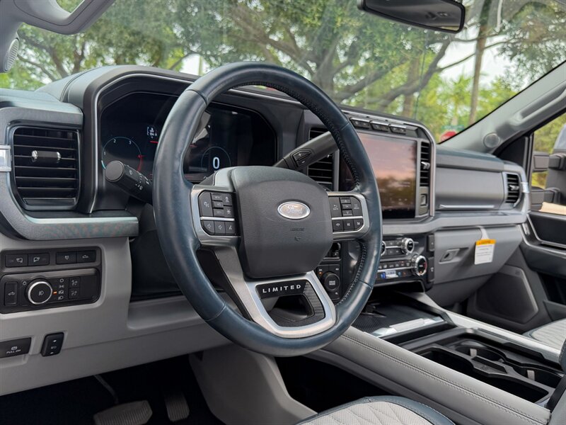 2024 Ford F-450 Super Duty Limited   - Photo 10 - Bonita Springs, FL 34134