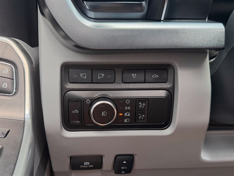 2024 Ford F-450 Super Duty Limited   - Photo 17 - Bonita Springs, FL 34134