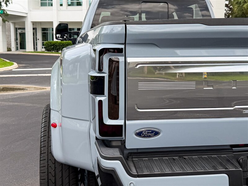 2024 Ford F-450 Super Duty Limited   - Photo 53 - Bonita Springs, FL 34134