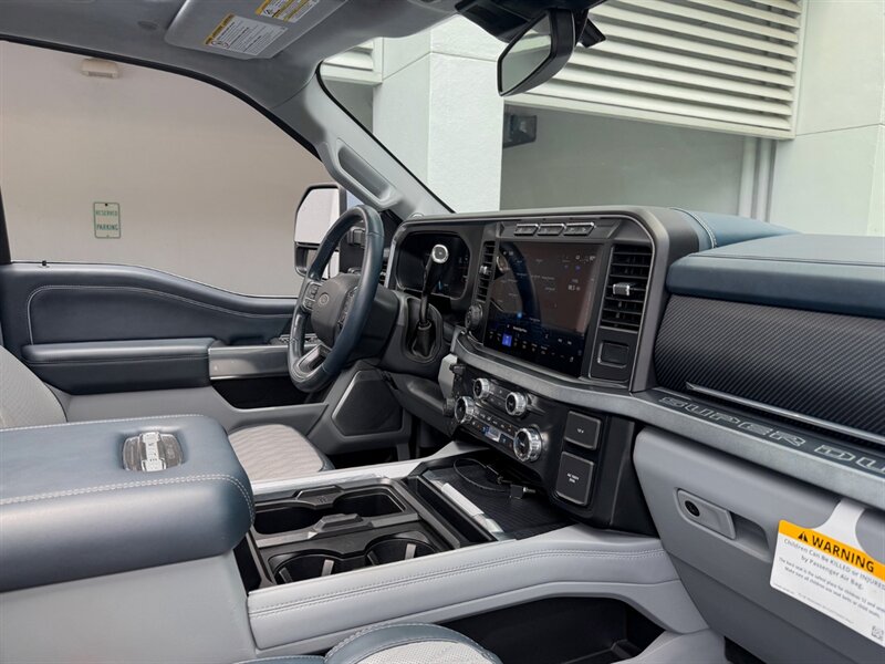 2024 Ford F-450 Super Duty Limited   - Photo 37 - Bonita Springs, FL 34134