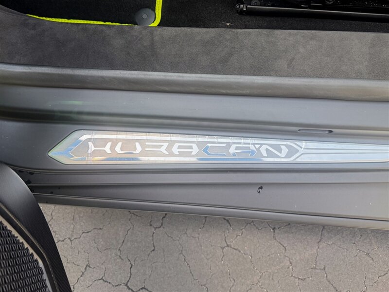 2024 Lamborghini Huracan Sterrato - Photo 26 - Bonita Springs, FL 34134