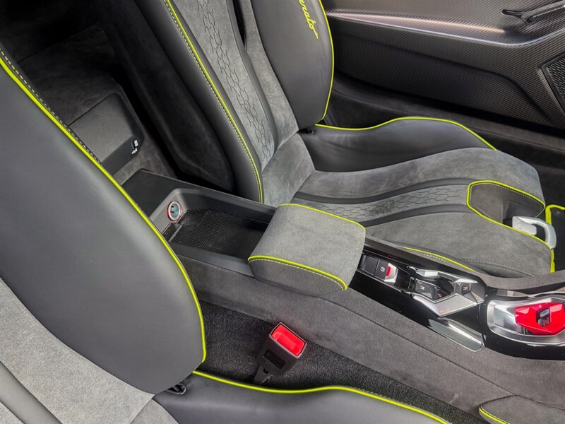 2024 Lamborghini Huracan Sterrato - Photo 32 - Bonita Springs, FL 34134