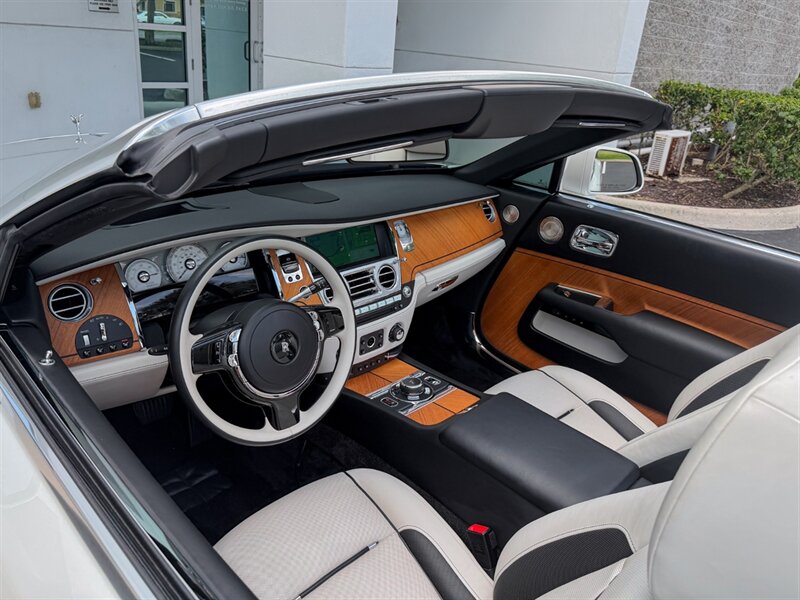 2017 Rolls-Royce Dawn  