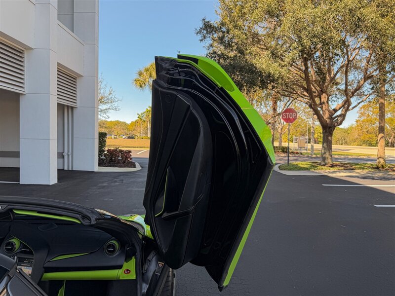 2021 McLaren 720S Spider Performance   - Photo 41 - Bonita Springs, FL 34134