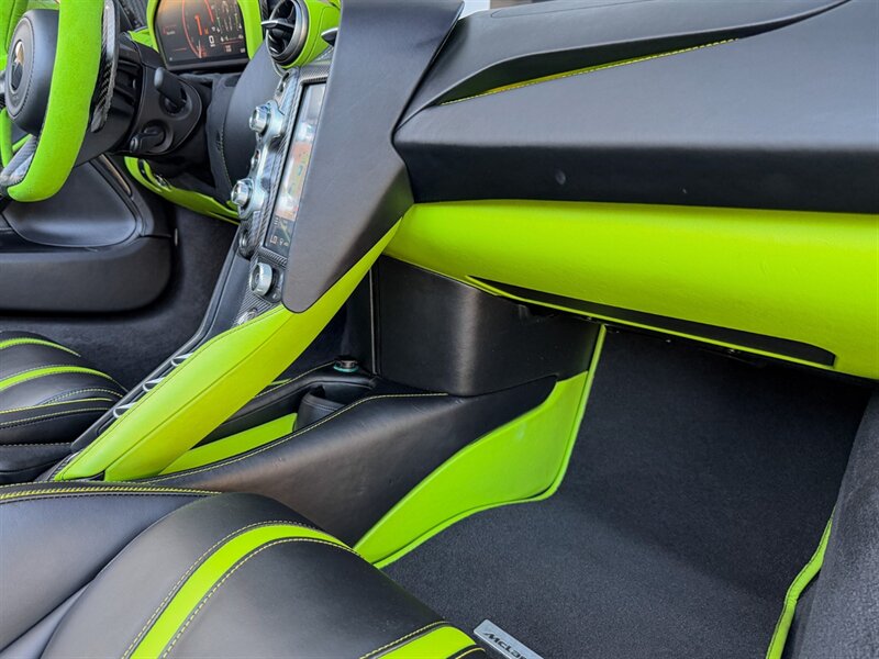 2021 McLaren 720S Spider Performance   - Photo 37 - Bonita Springs, FL 34134